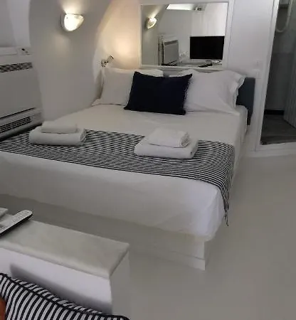 Zenith Blue Traditional Hotel Imerovigli (Santorini)