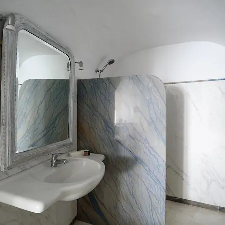 Zenith Blue Traditional Hotel