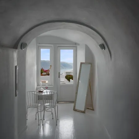 Zenith Blue Traditional Hotel 3*