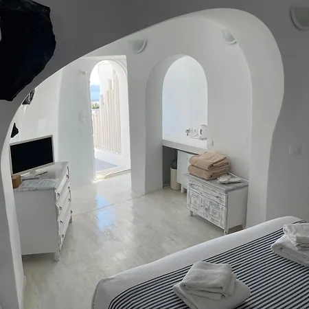 Zenith Blue Traditional 3* Imerovigli (Santorini)