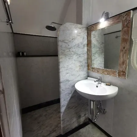 Zenith Blue Traditional Hotel 3*