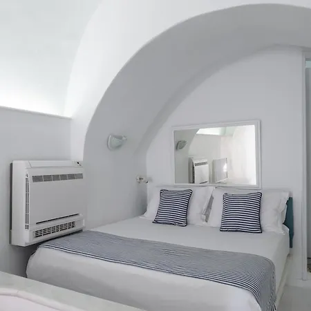 Zenith Blue Traditional 3* Imerovigli (Santorini)