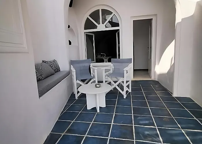 Zenith Blue Traditional 3* Imerovigli (Santorini)