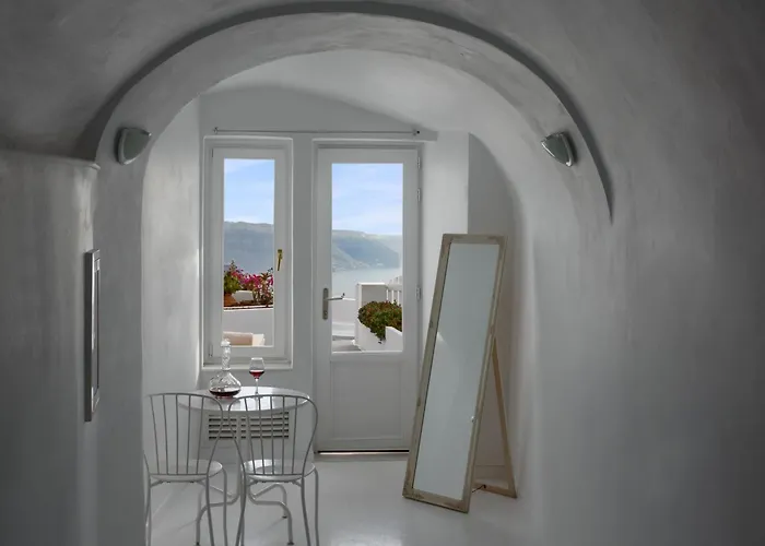 Zenith Blue Traditional Hotel 3*