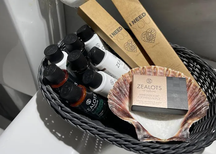 Zenith Blue Traditional Imerovigli (Santorini)