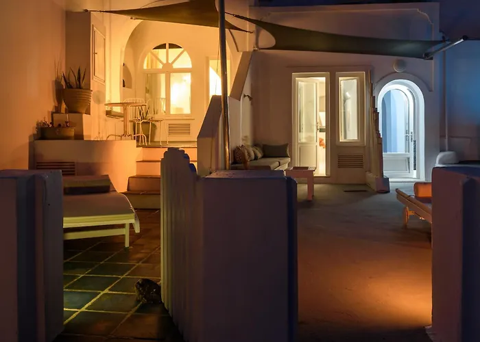 Zenith Blue Traditional Imerovigli (Santorini)