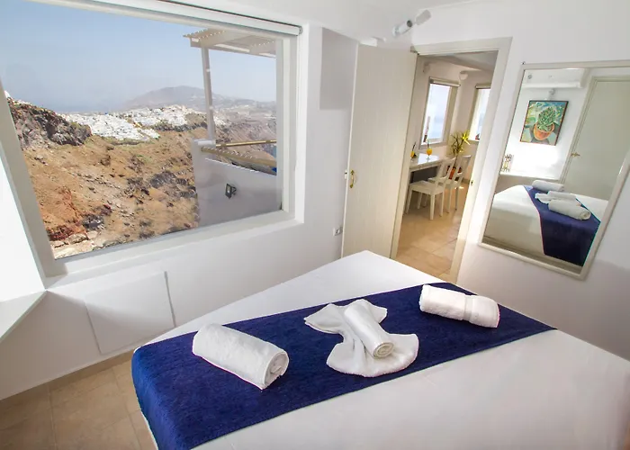 Zenith Blue Traditional Hotel 3*