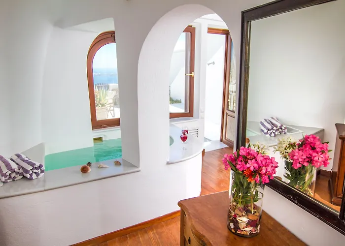 Zenith Blue Traditional 3* Imerovigli (Santorini)