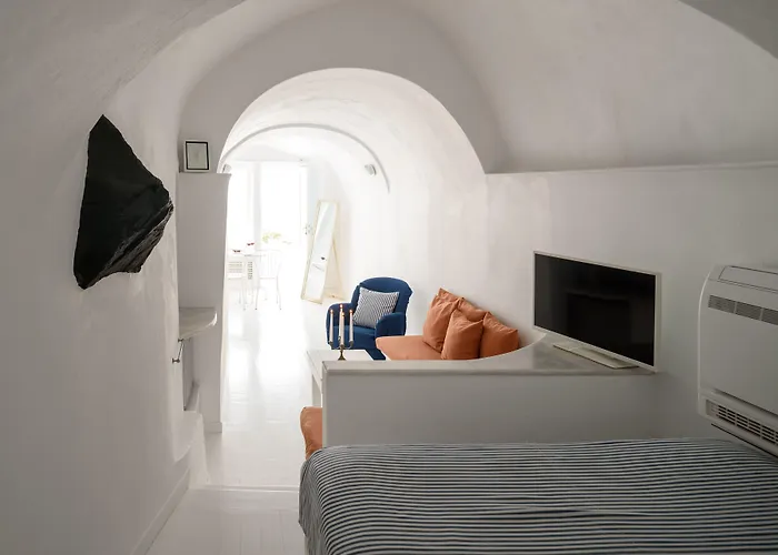 Zenith Blue Traditional Hotel Imerovigli (Santorini)