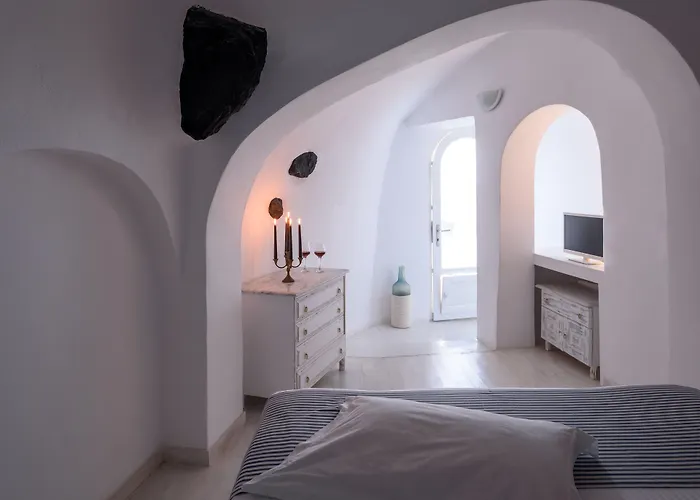 Zenith Blue Traditional Imerovigli (Santorini)